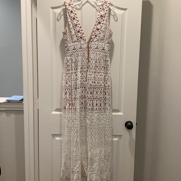White crochet lace maxi with nude lining - Picture 9 of 9